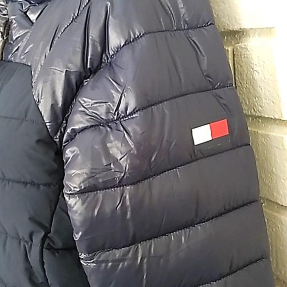 Tommy Hilfiger Hooded Packable Navy Puffer Coat. Size Medium  NWT - Picture 6 of 16